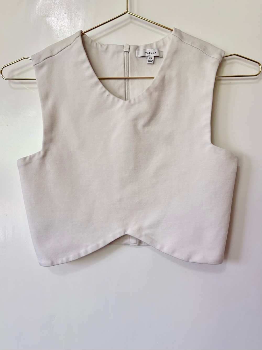 Talula| Aritzia| Ivory Fitted Stretch  Crop Top Shell Sz XS